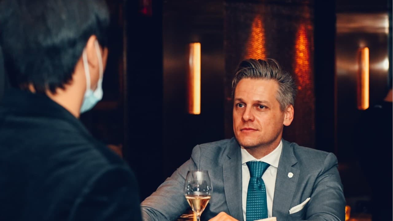 Matteo Cecchetto, founder of MAWEN, at a wine tasting